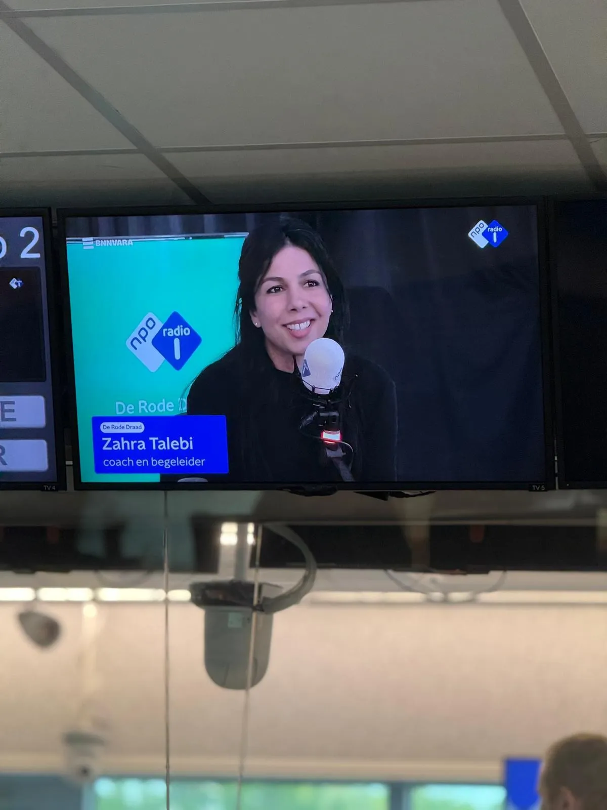 Zahra Talebi te gast bij NPO Radio 1 in De Rode Draad